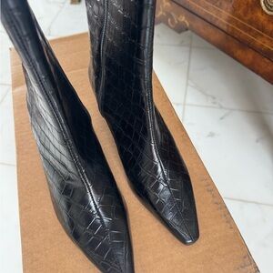Elegant Black Croc-Embossed Women's Booties